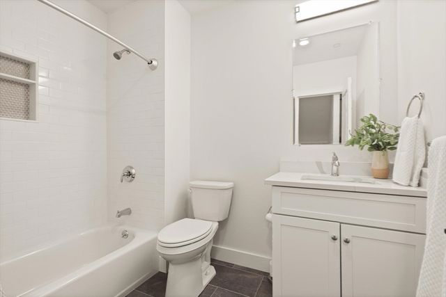300 Albion Rd 302, Bedford, MA 01730