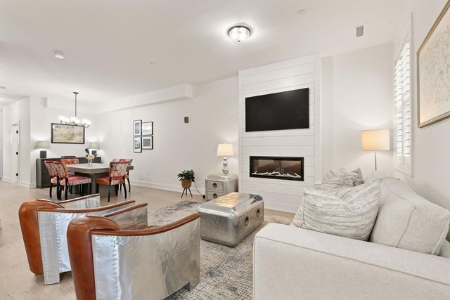 300 Albion Rd 302, Bedford, MA 01730