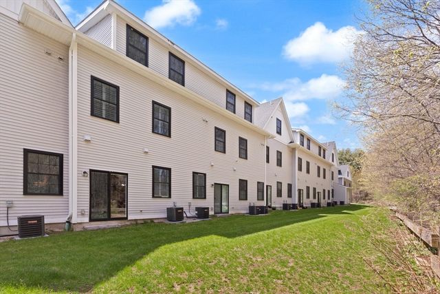 300 Albion Rd 302, Bedford, MA 01730