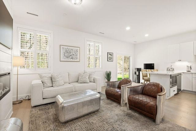 300 Albion Rd 302, Bedford, MA 01730