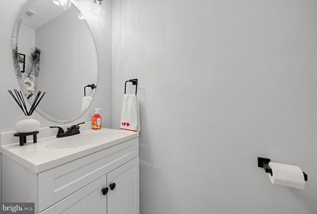 6615 COUGAR CT, Waldorf, MD 20603