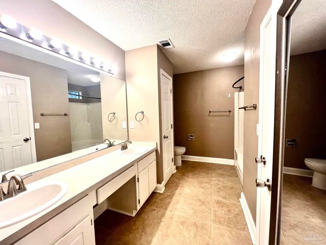 1884 Greystone Ln, Ft Walton Beach, FL 32547
