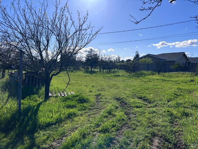 1005 Poplar Rd, Vacaville, CA 95687