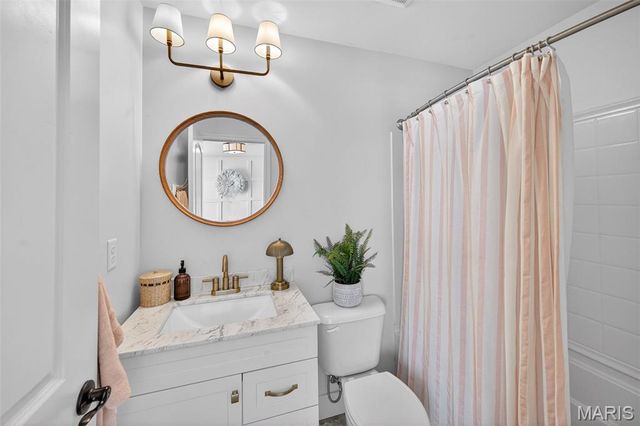 904 Colebrook Court, Lake St Louis, MO 63367