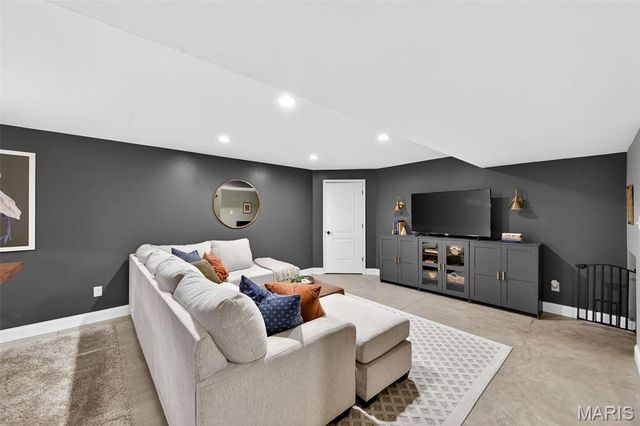 904 Colebrook Court, Lake St Louis, MO 63367