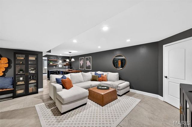 904 Colebrook Court, Lake St Louis, MO 63367