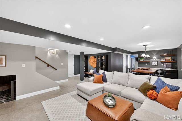 904 Colebrook Court, Lake St Louis, MO 63367