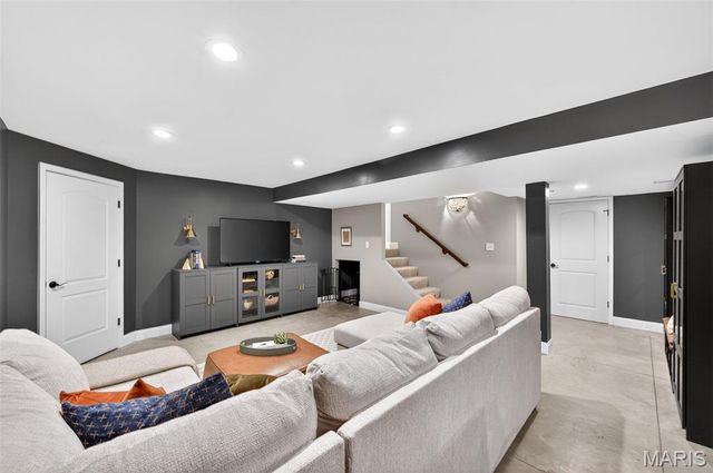 904 Colebrook Court, Lake St Louis, MO 63367