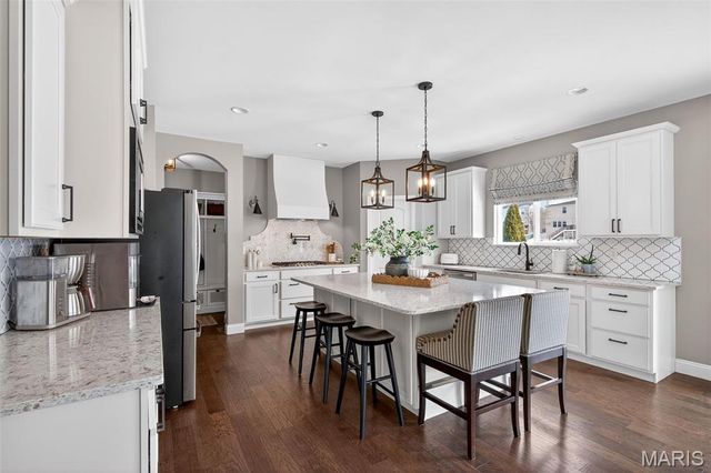 904 Colebrook Court, Lake St Louis, MO 63367