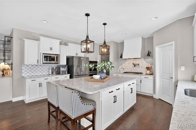 904 Colebrook Court, Lake St Louis, MO 63367