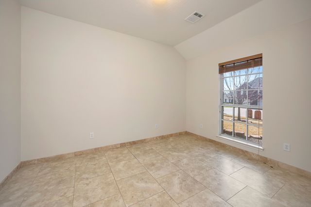 7928 Parkwood Plaza Drive, Fort Worth, TX 76137