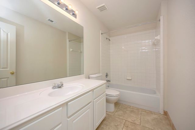 7928 Parkwood Plaza Drive, Fort Worth, TX 76137