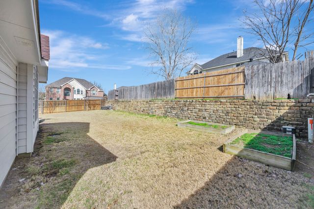 7928 Parkwood Plaza Drive, Fort Worth, TX 76137