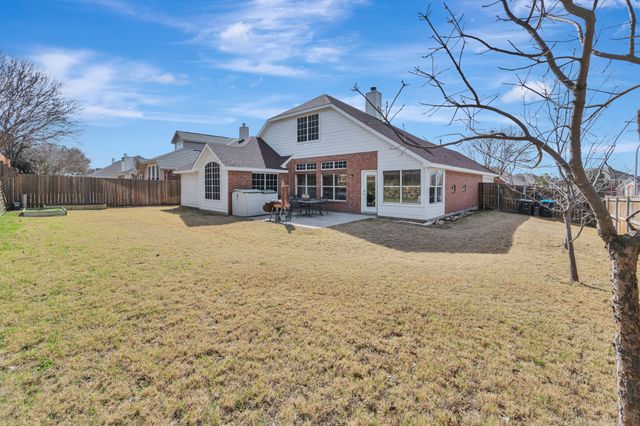 7928 Parkwood Plaza Drive, Fort Worth, TX 76137