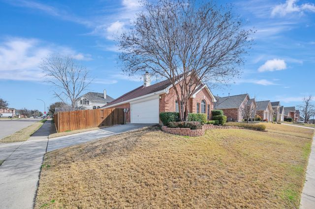 7928 Parkwood Plaza Drive, Fort Worth, TX 76137