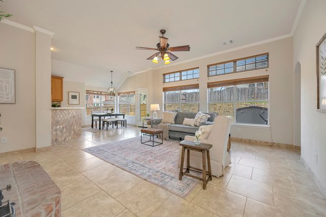 7928 Parkwood Plaza Drive, Fort Worth, TX 76137