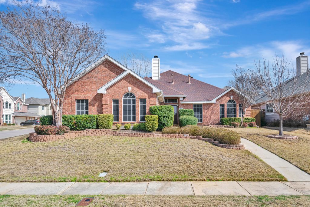 7928 Parkwood Plaza Drive, Fort Worth, TX 76137