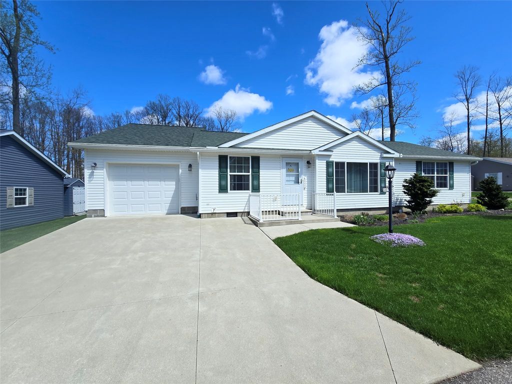 5461 CHAMPAGNE Court, Girard, PA 16417