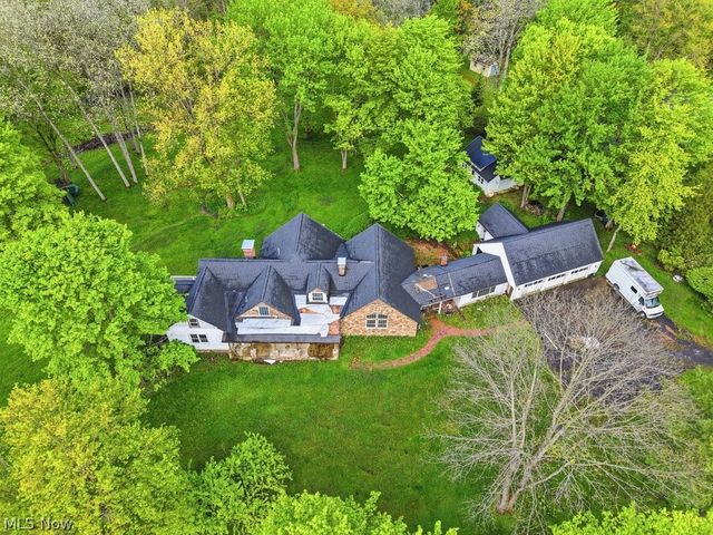 7151 Cabot Lane, Chagrin Falls, OH 44022