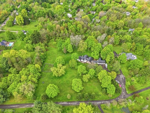 7151 Cabot Lane, Chagrin Falls, OH 44022