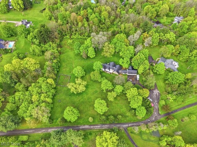 7151 Cabot Lane, Chagrin Falls, OH 44022