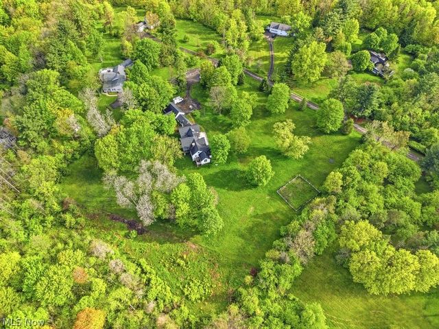 7151 Cabot Lane, Chagrin Falls, OH 44022