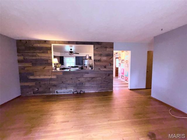 20 Oaklawn Drive, Granite City, IL 62040
