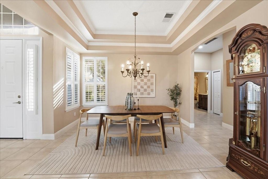 Image 16 of property listing at 10926 WOODCHASE CIRCLE, Orlando, FL 32836