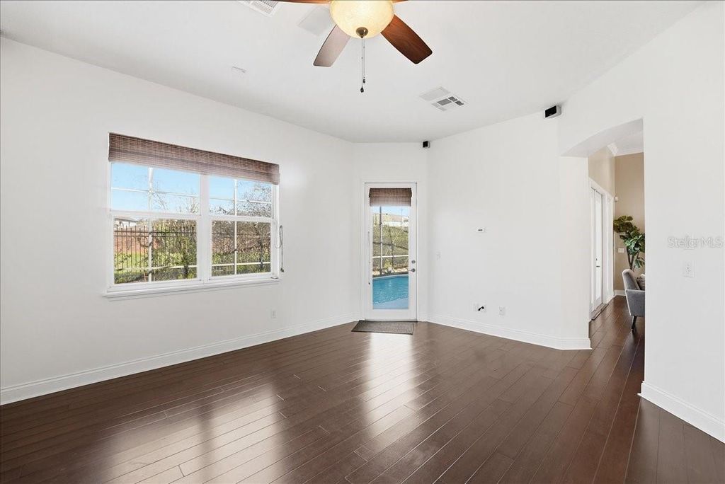 Image 22 of property listing at 10926 WOODCHASE CIRCLE, Orlando, FL 32836