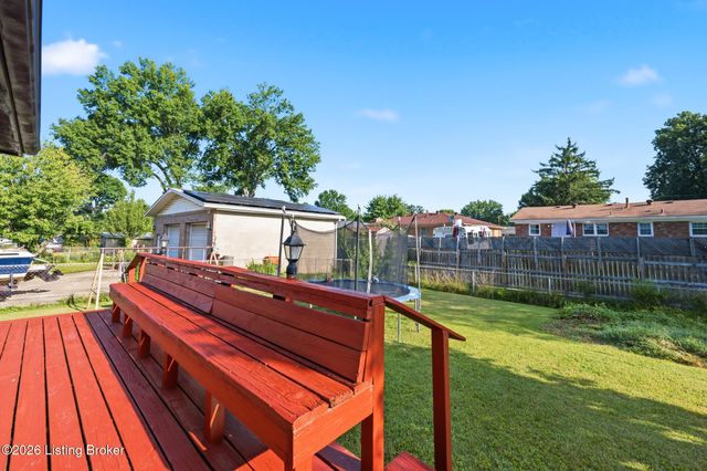 6207 Perma Dr, Louisville, KY 40218