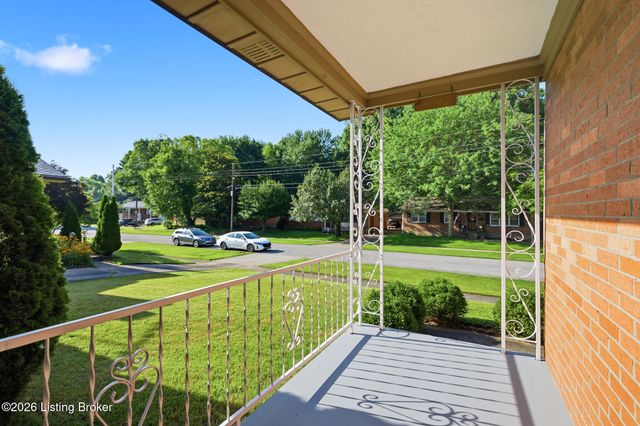 6207 Perma Dr, Louisville, KY 40218
