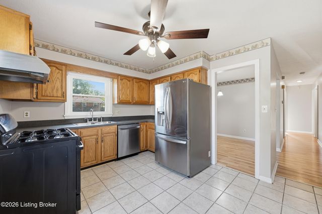 6207 Perma Dr, Louisville, KY 40218
