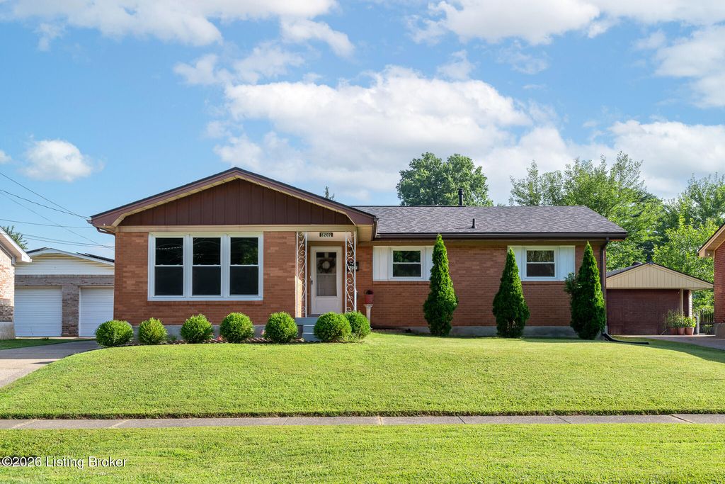 6207 Perma Dr, Louisville, KY 40218