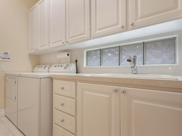 8292 Dominica Place, Wellington, FL 33414