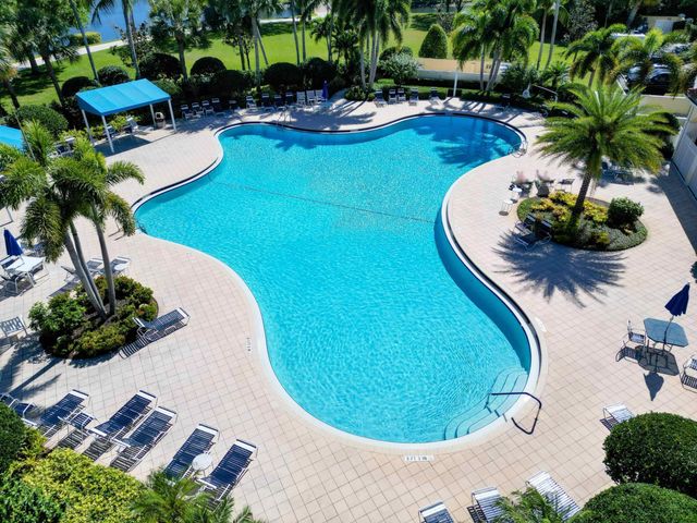 8292 Dominica Place, Wellington, FL 33414