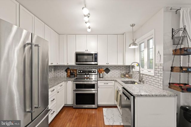 126 FOX CHASE DR, Front Royal, VA 22630