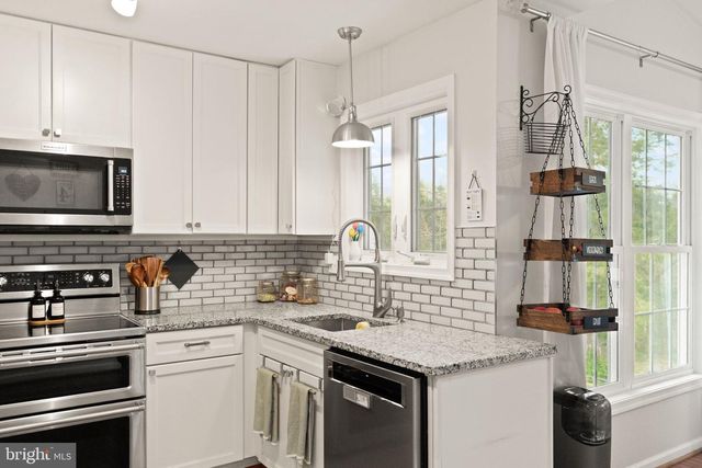 126 FOX CHASE DR, Front Royal, VA 22630