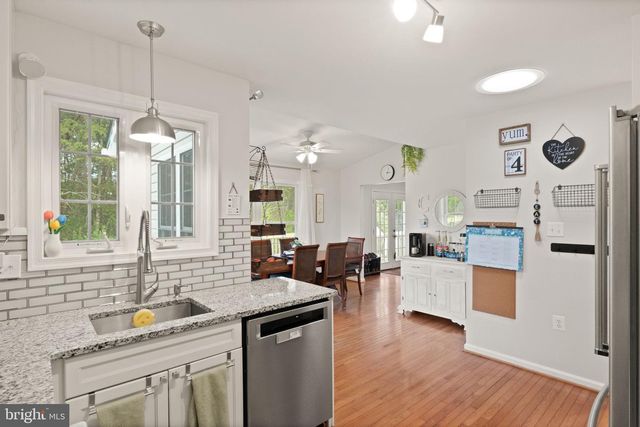 126 FOX CHASE DR, Front Royal, VA 22630
