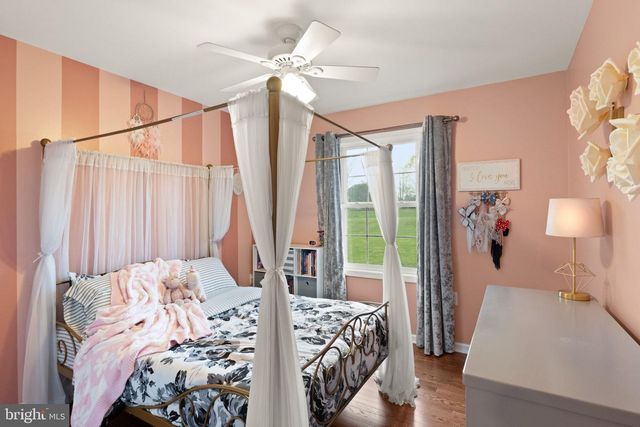 126 FOX CHASE DR, Front Royal, VA 22630