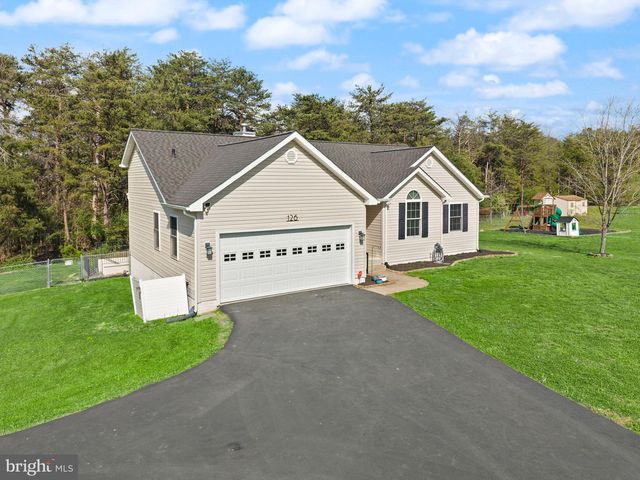 126 FOX CHASE DR, Front Royal, VA 22630