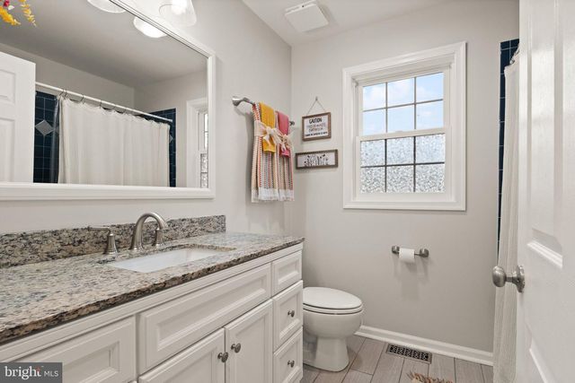 126 FOX CHASE DR, Front Royal, VA 22630