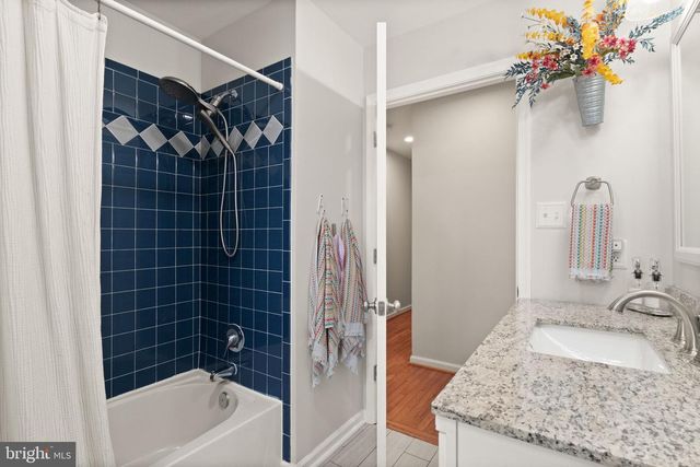 126 FOX CHASE DR, Front Royal, VA 22630
