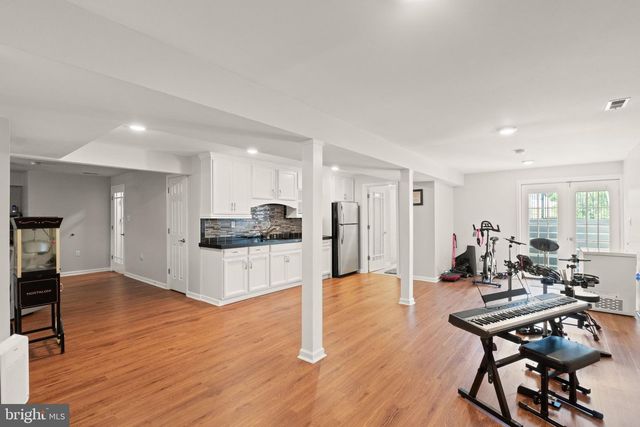 126 FOX CHASE DR, Front Royal, VA 22630