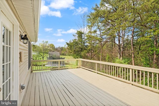 126 FOX CHASE DR, Front Royal, VA 22630