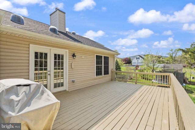 126 FOX CHASE DR, Front Royal, VA 22630