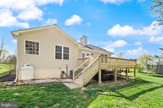 126 FOX CHASE DR, Front Royal, VA 22630