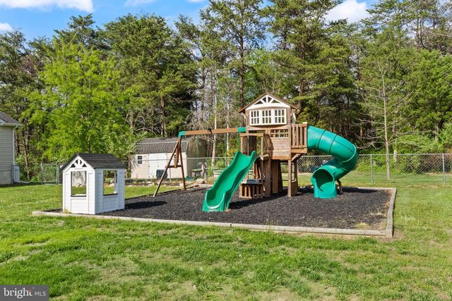 126 FOX CHASE DR, Front Royal, VA 22630