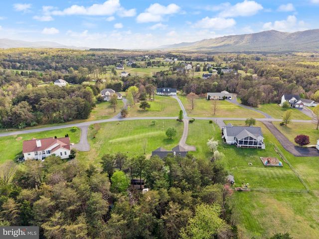 126 FOX CHASE DR, Front Royal, VA 22630