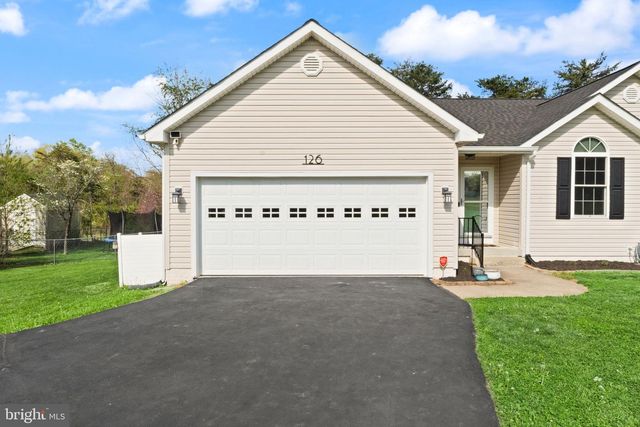 126 FOX CHASE DR, Front Royal, VA 22630