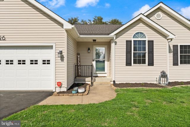 126 FOX CHASE DR, Front Royal, VA 22630